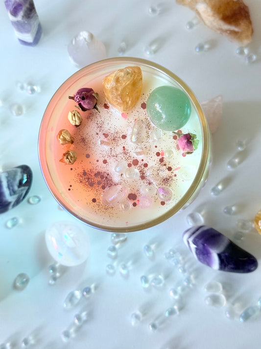 Handgefertigte Duftkerze 'Glückslicht' mit Citrin, grünem Aventurin