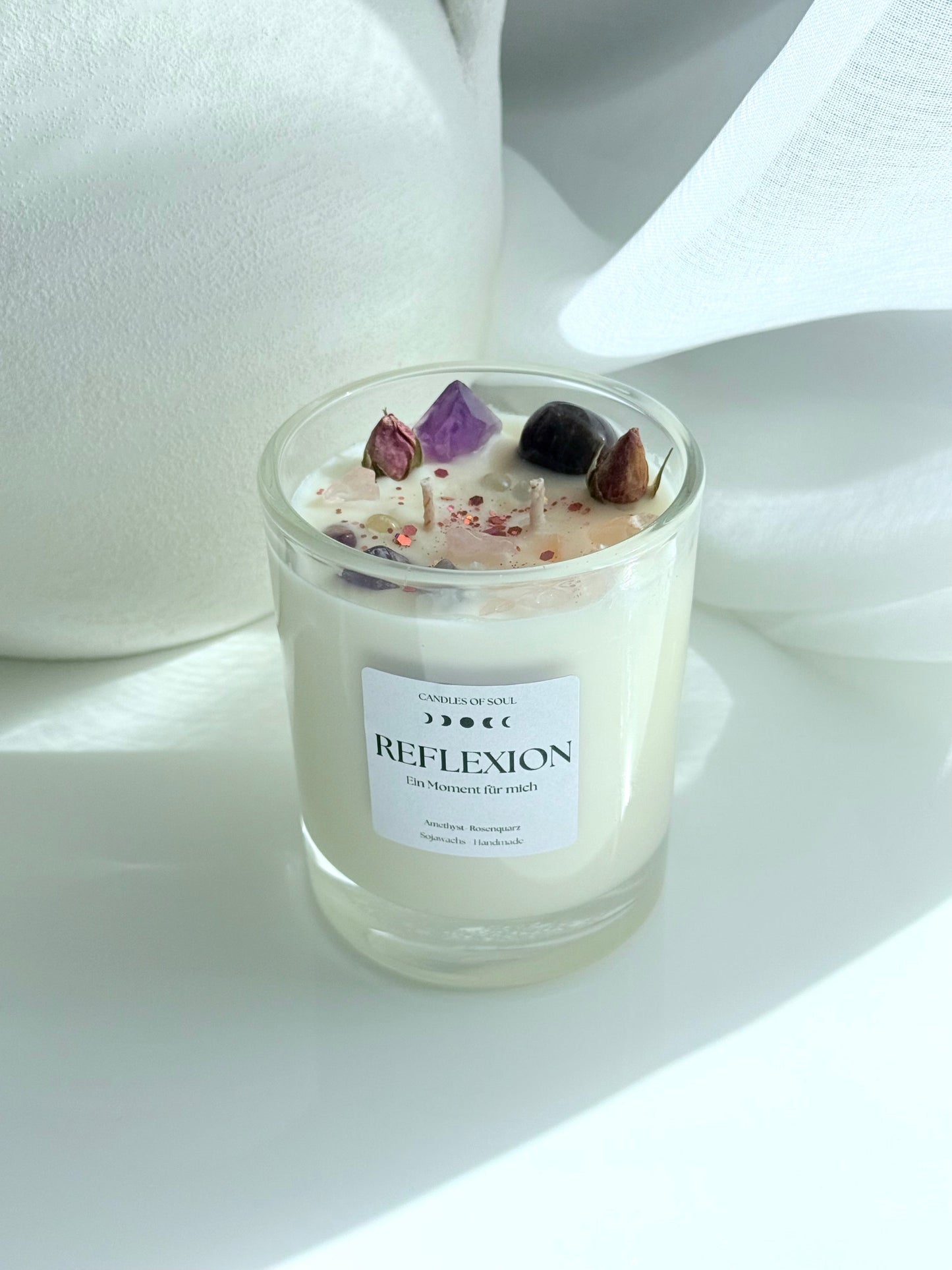 Reflexion Kerze mit Amethyst & Rosenquarz – Achtsamkeit & Duft