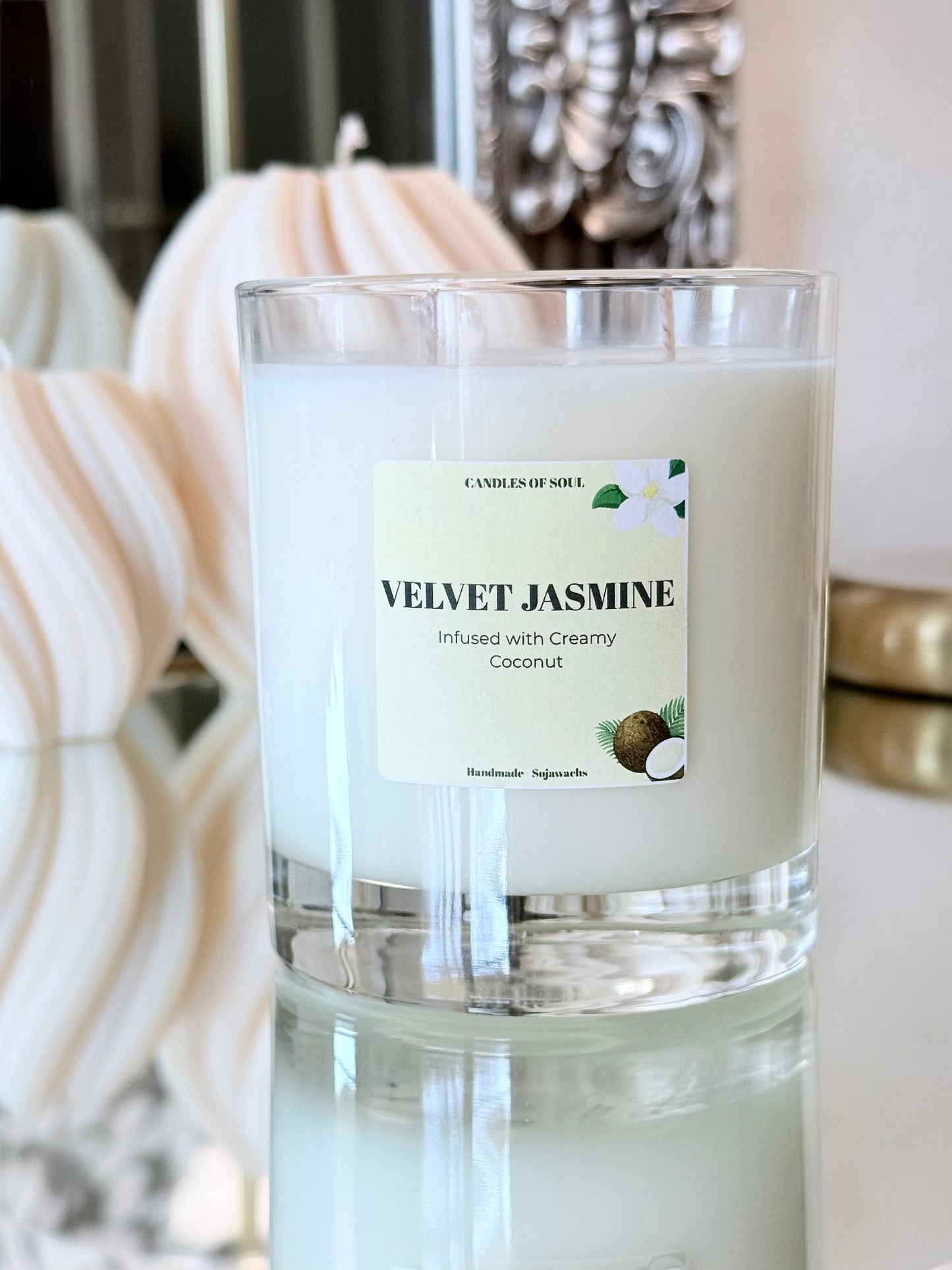 Velvet Jasmine Duftkerze von Candles of Soul im klaren Glas.