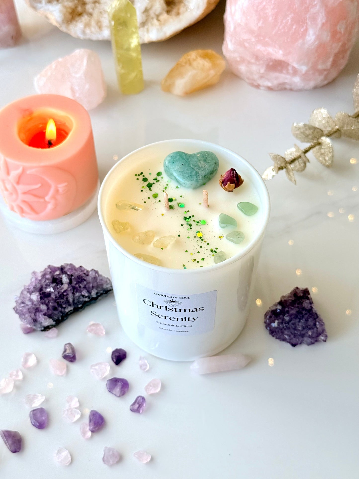 Handgemachtes Weihnachtsgeschenk aus Berlin, vegane Duftkerze mit echten Kristallen Amazonit und Citrin, Candles of Soul Kollektion