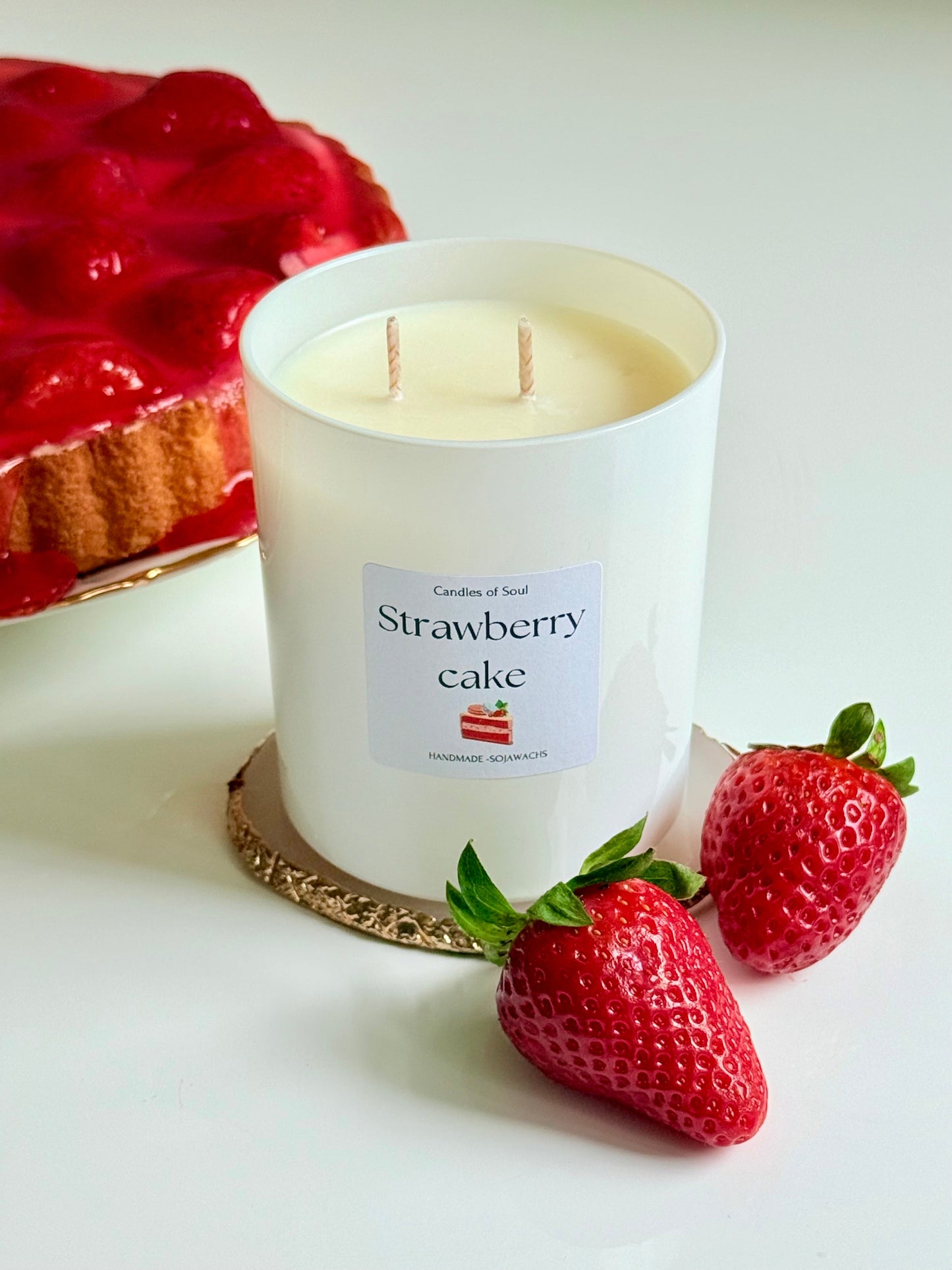 Handgemachte Duftkerze Strawberry Cake aus Sojawachs mit Erdbeer-Vanille-Duft – vegane Kerze