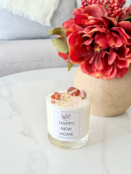 Handgemachte Sojawachs-Kerze „Happy New Home“ mit Kristallen und Duft