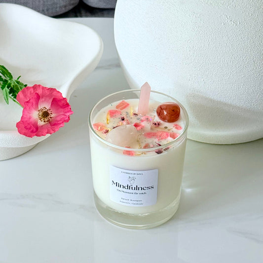 Mindfulness Kristallkerze mit Karneol & Rosenquarz – Handgemacht