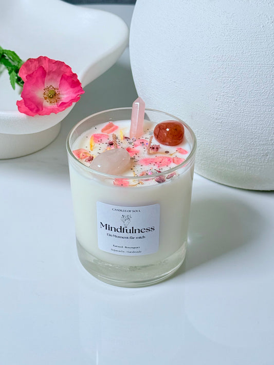Mindfulness Kristallkerze mit Karneol & Rosenquarz – Handgemacht