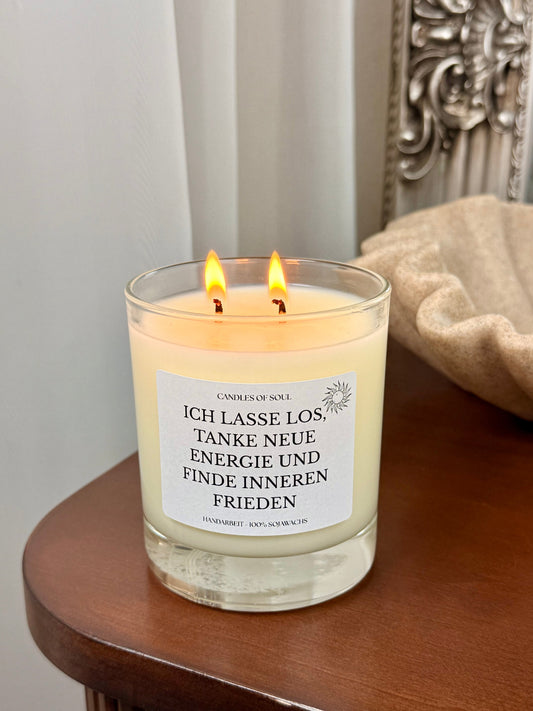 Affirmationskerze mit zwei Flammen für innere Ruhe und Energie