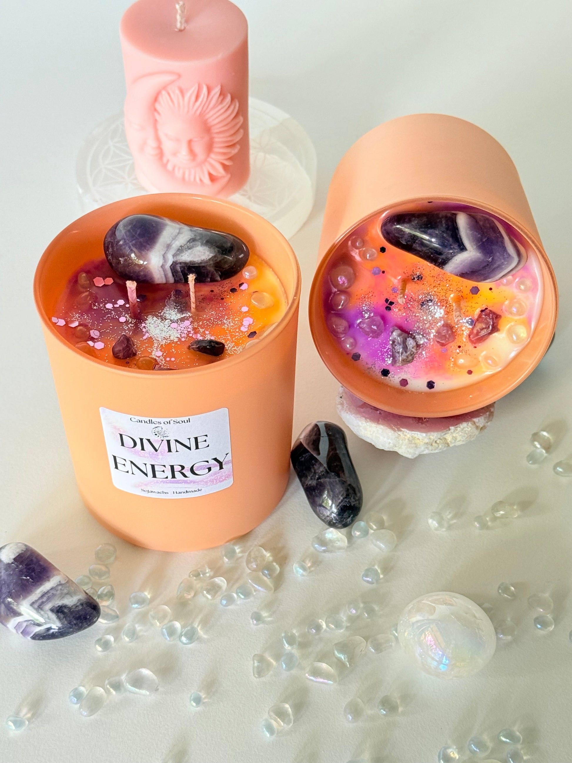 Divine Energy Kerze mit Edelsteinen, Glitzer und natürlichem Duftprofil