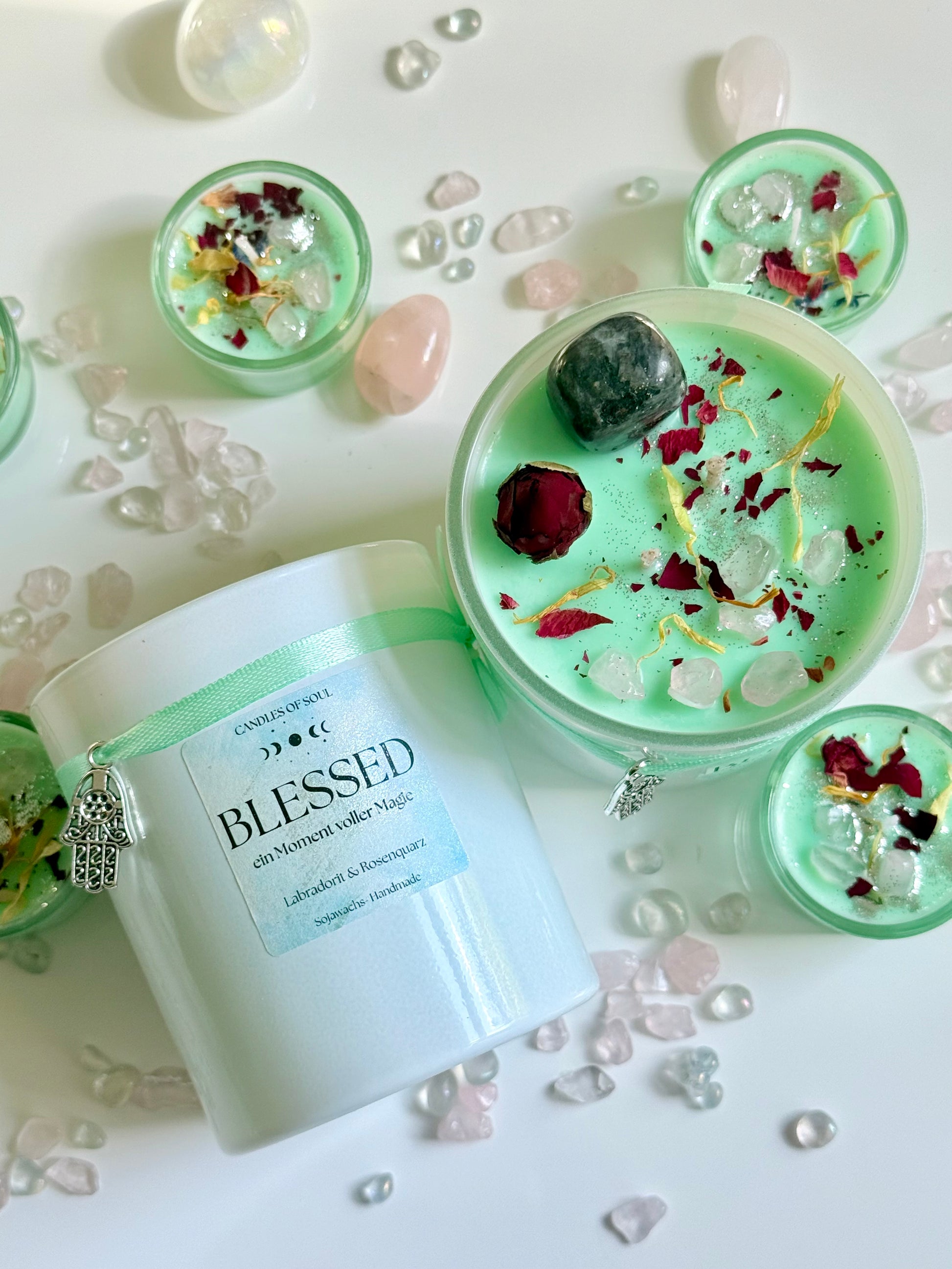 Kristallkerze mit floralen Elementen und intensiver Duftnote Baies Sauvages