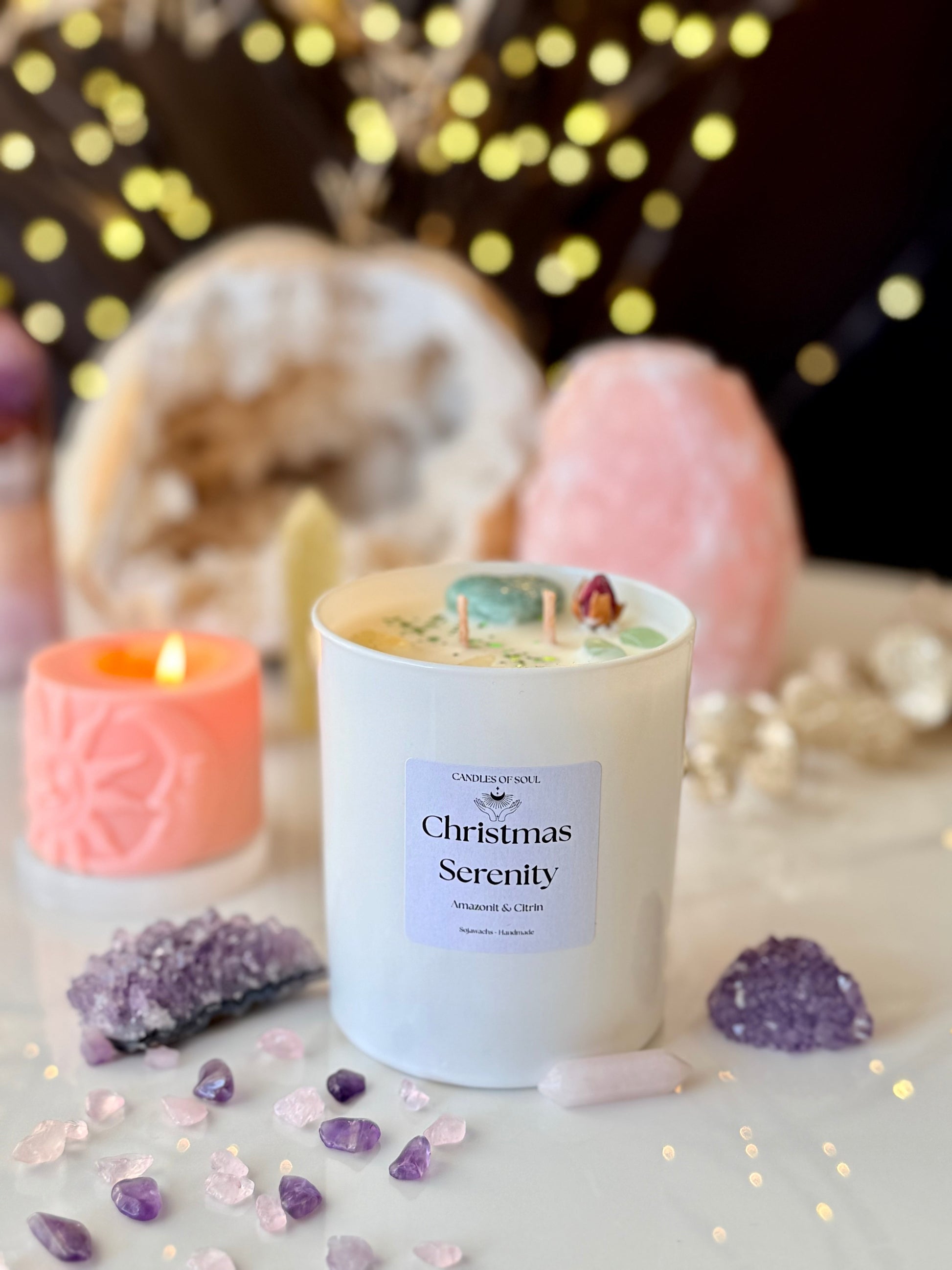 Ästhetische spirituelle Weihnachtsdeko, Kerze mit Heilsteinen für Entspannung und positive Energie, Amazonit und Citrin Kristalle mit Glitzer