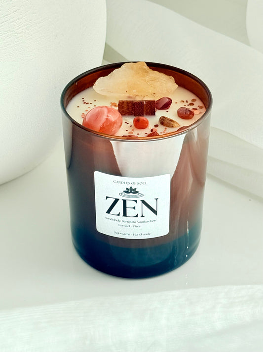 Handgemachte ZEN Kerze mit Citrin und Karneol, dekoriert mit Edelsteinen, veganem Sojawachs und sanftem Duft nach Sandelholz, Bernstein und Vanille
