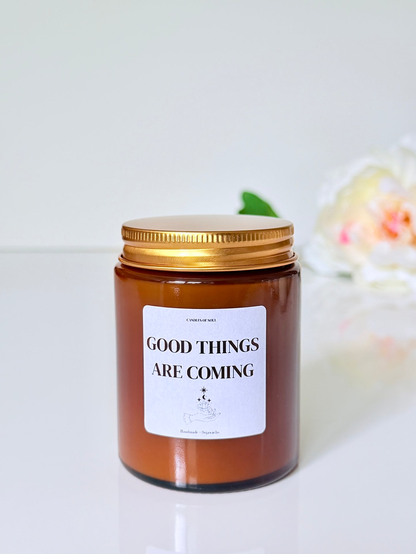 Good Things Are Coming Duftkerze im braunen Glas von Candles of Soul