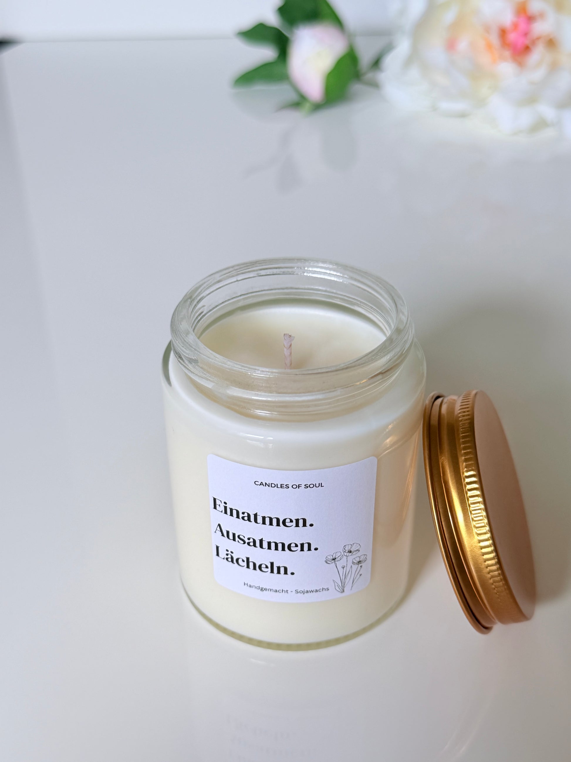 Kerze mit Spruch Einatmen Ausatmen Lächeln als Geschenkidee für Ruhe und Selbstliebe