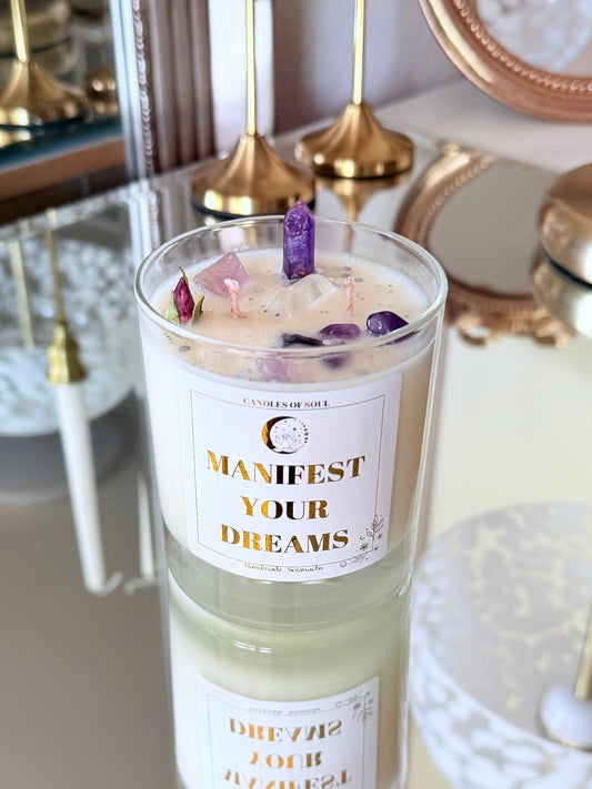 Manifest Your Dreams Kerze mit Amethyst Kristallen und Rosenquarz in Sojawachs